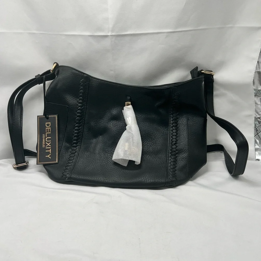 *DELUXITY LOS ANGELES* VEGAN LEATHER SOFT BLACK PURSE NWT (BP1)